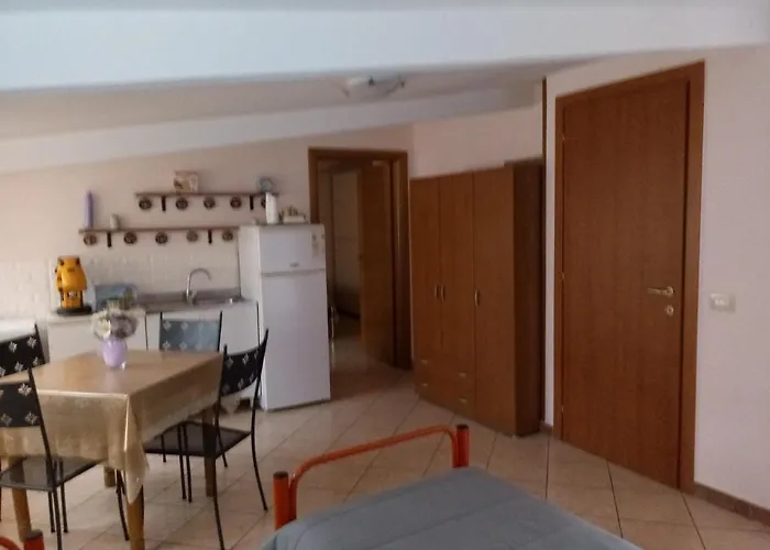 Mansarda 3* كازيرتا